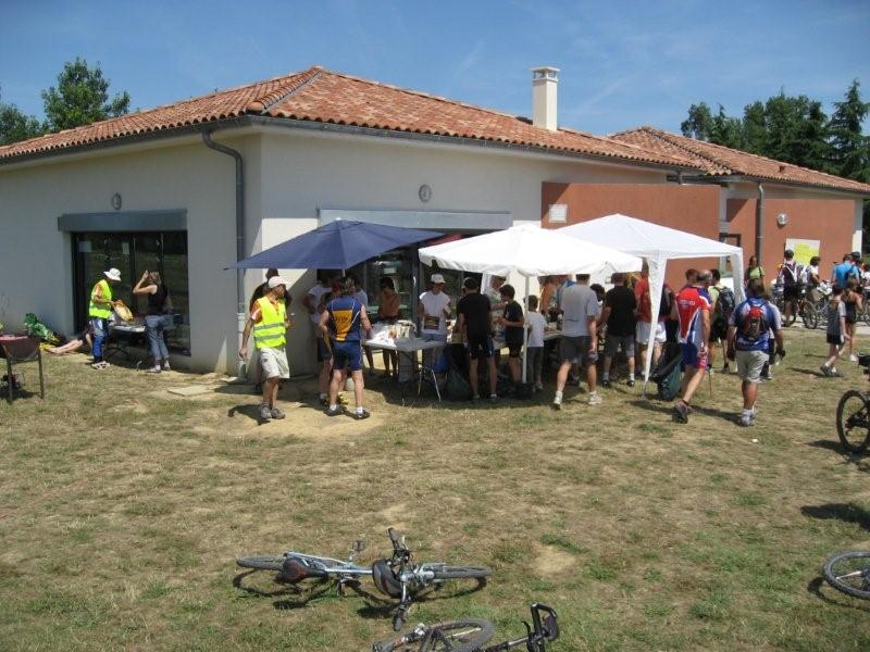 ca fume , jérome aux commandes du BBQ