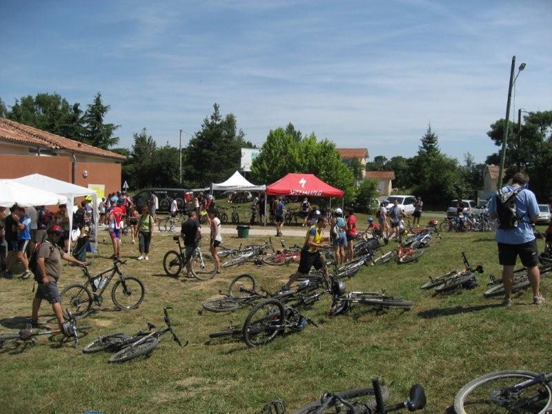 Et les stands dce Alin en fond