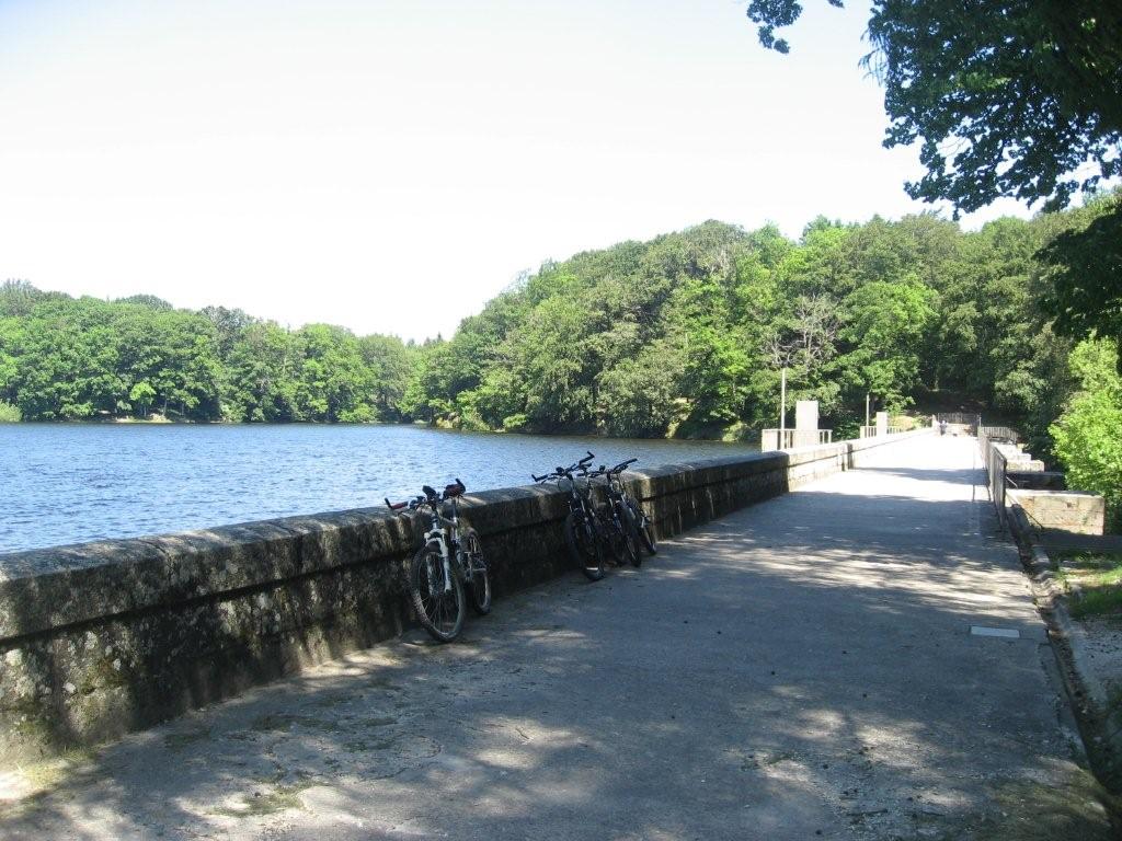 tous à l'ombre du barrage